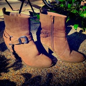 Tan boots 7.5 western buckle faux leather